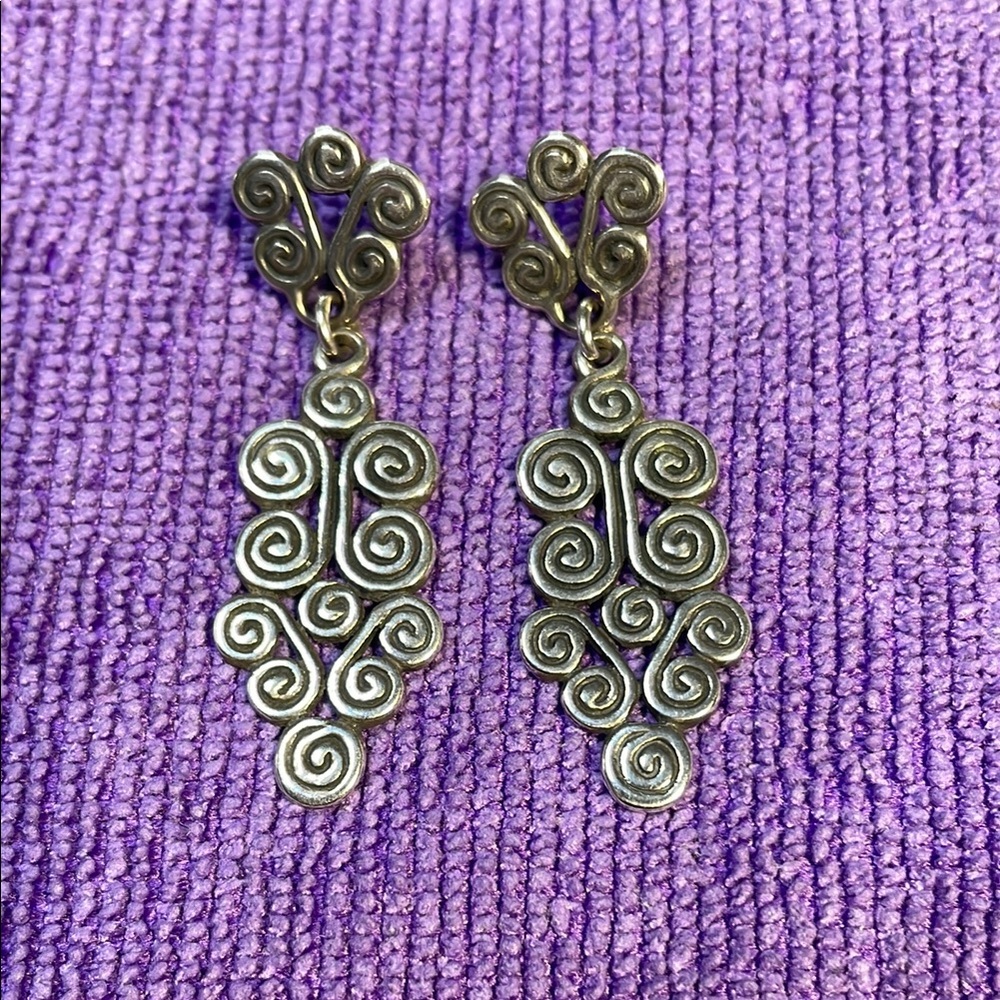 RARE RETIRED JAMES AVERY EARRINGS
